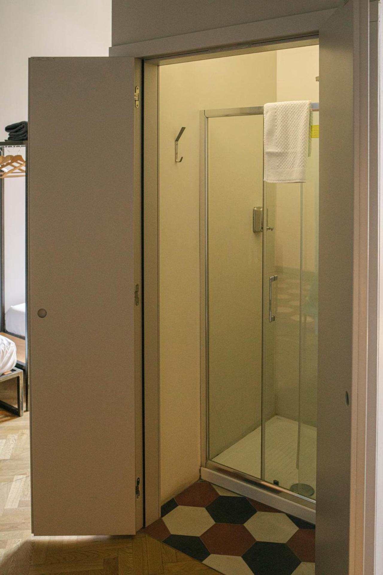 Casabase Hostel Milan Bagian luar foto